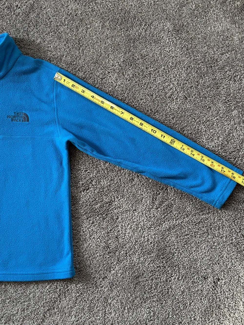 Boys North Face Pullover - Small